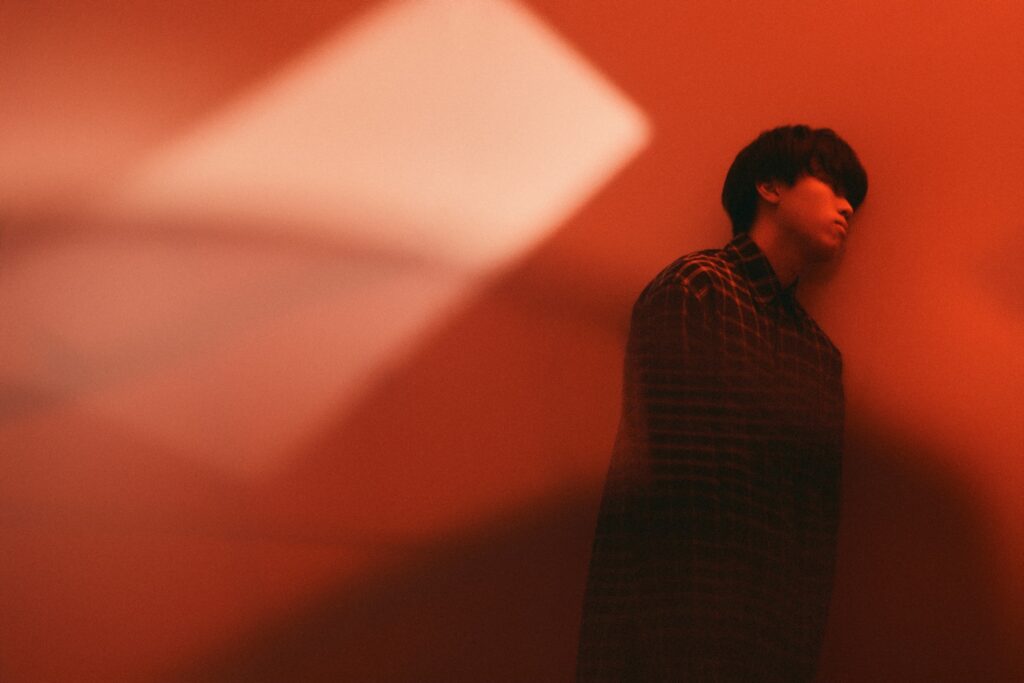 多くを捨てた先に残った、あるモノとは？──Meg Bonusセカンド・アルバム『TO THE YOU (ME) I MET BEFORE』インタビュー